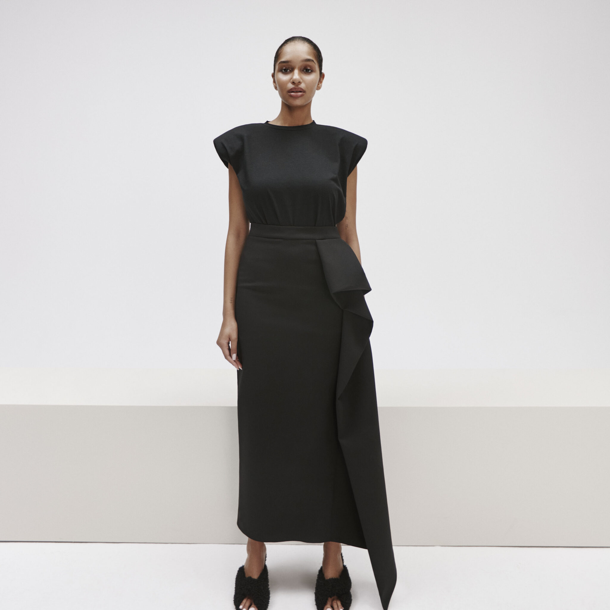 maxi skirt with updo in black