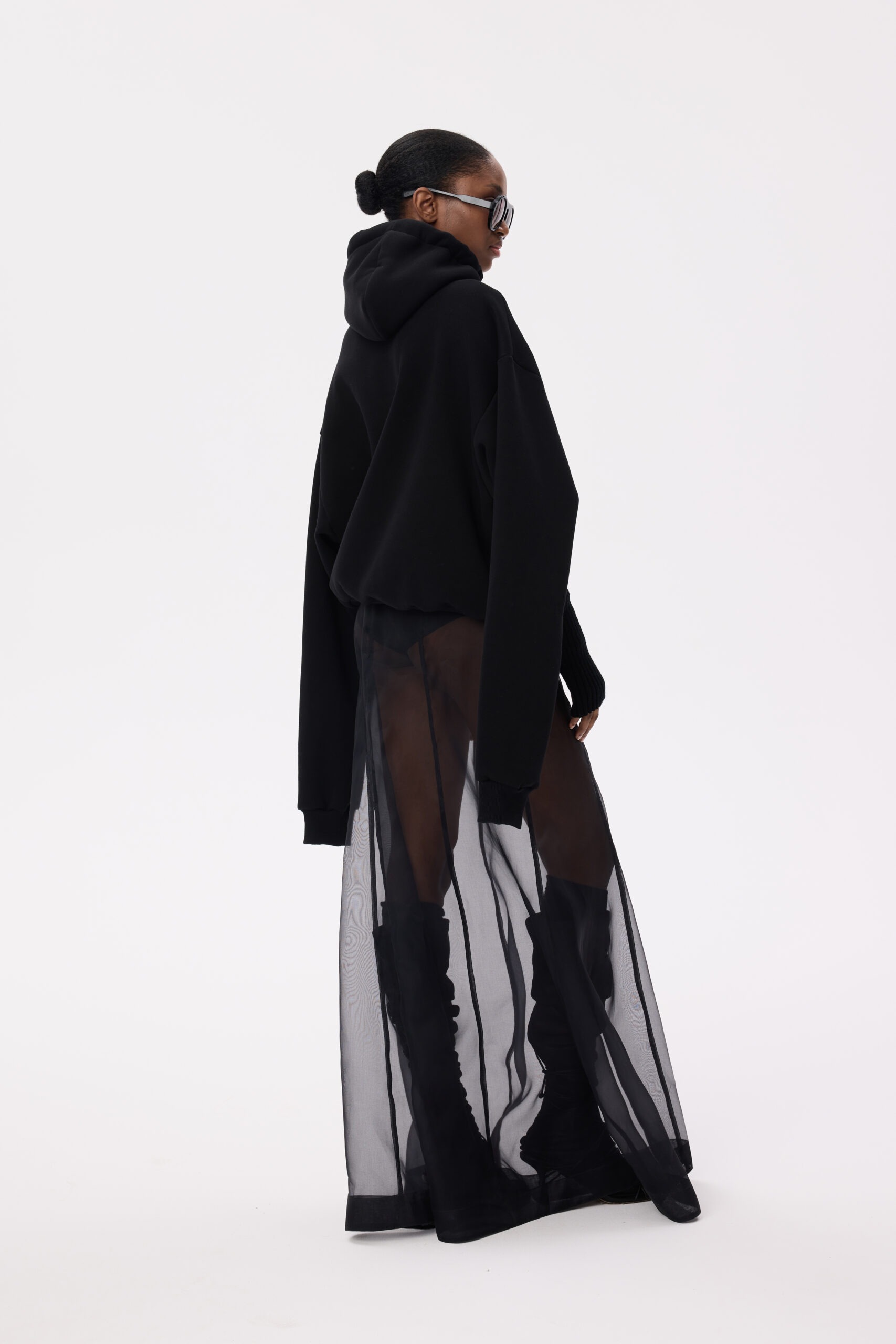 Short hoodie with zippers